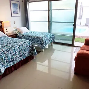 Casa Abril Cozzy Suites Homestay